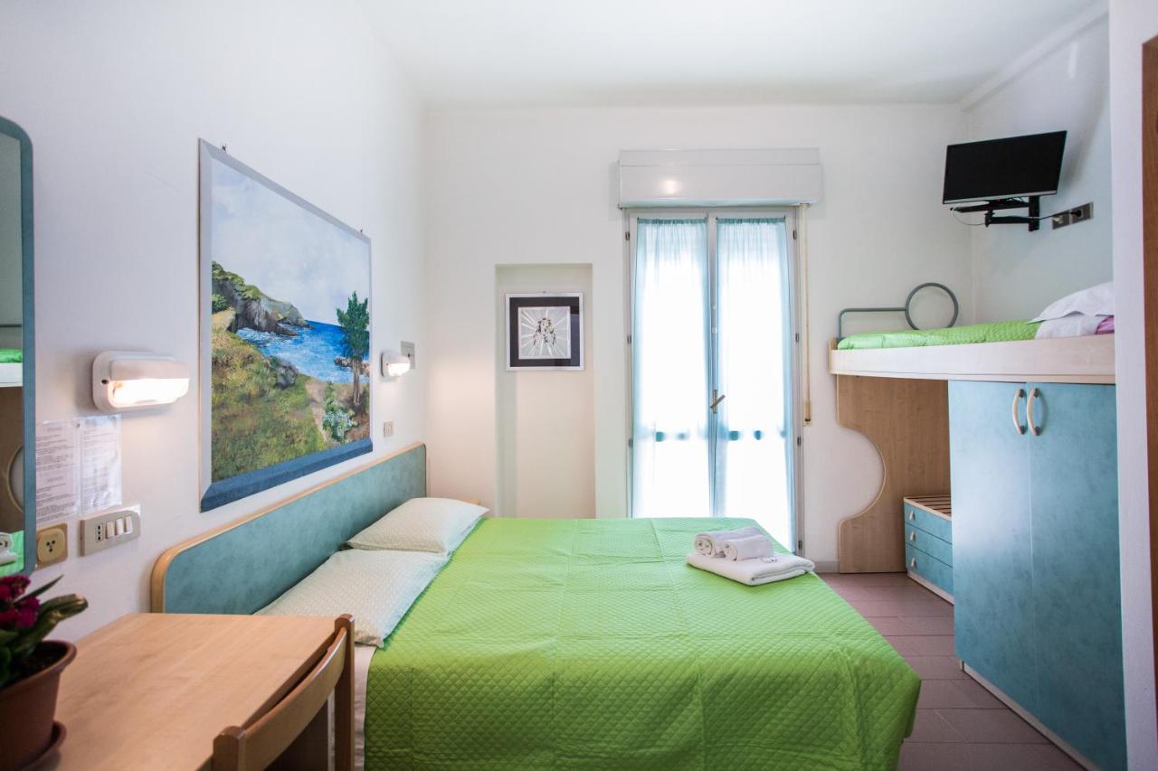 Hotel Silvana Cattolica Esterno foto